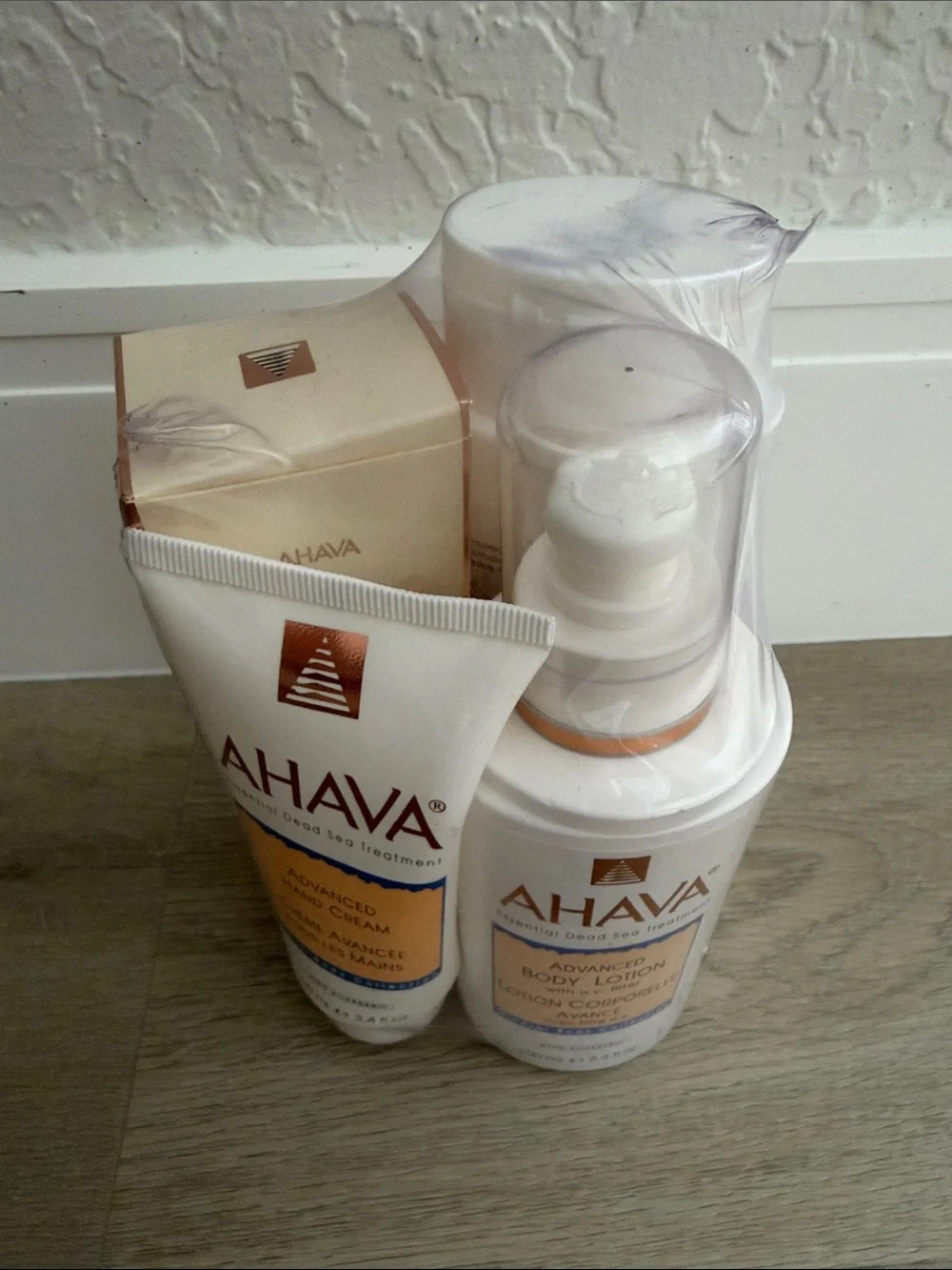 4 AHAVA Women’s Moisturizer Set Cream Packaging